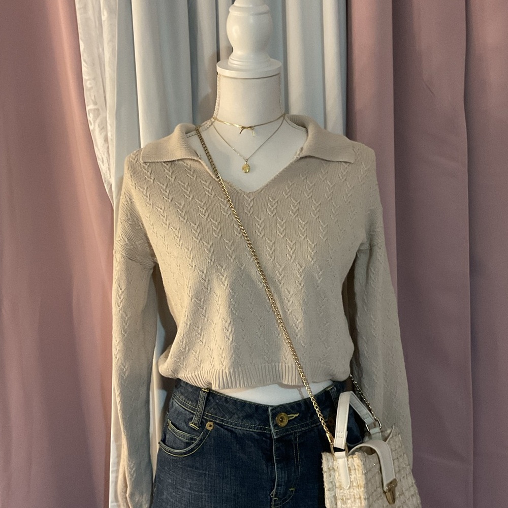 Cream Outgoing Knitted Cute V-Neck Sweater Soft Knit Timeless Design